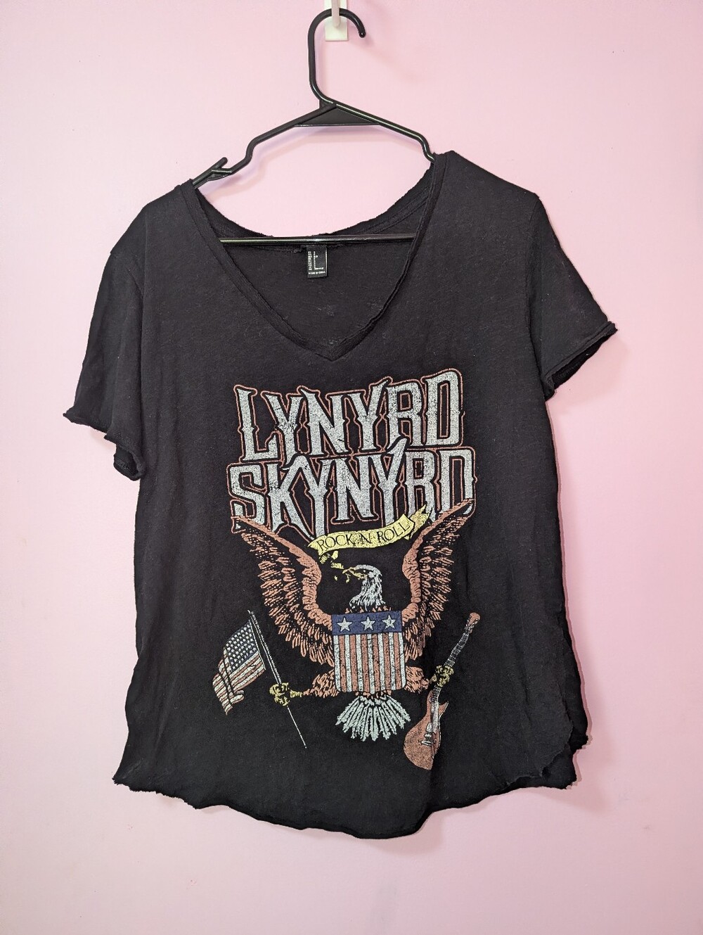 Lynyrd Skynyrd Distressed V‑Neck Crop